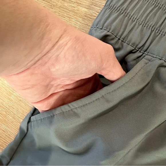 Nike Dri-Fit Training Women’s Gray Mid-Rise Running Athletic Trousers Sz 2X NWT - Picture 4 of 8